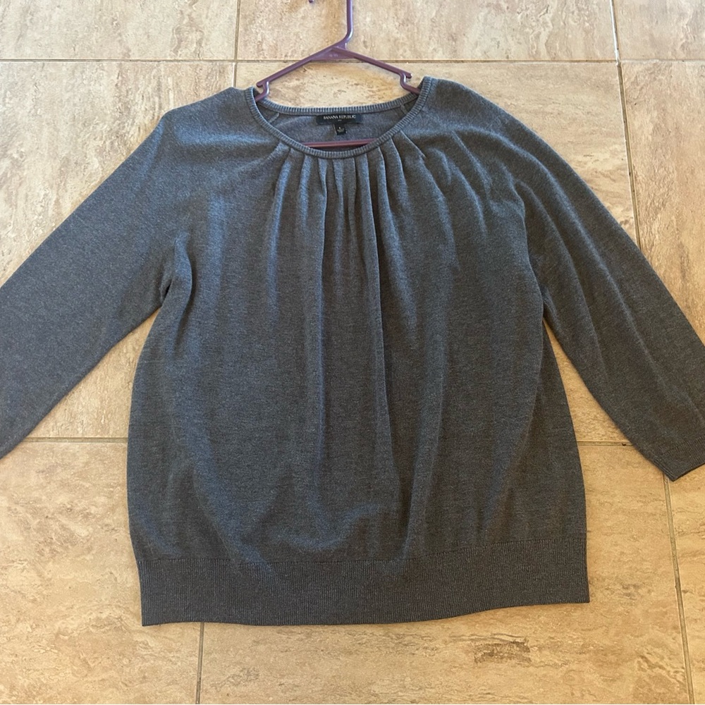 Banana Republic Women’s Size Large Charcoal Gray 3/4 Length Top